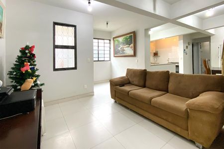 Sala de casa à venda com 2 quartos, 408m² em Cidade Nova, Belo Horizonte
