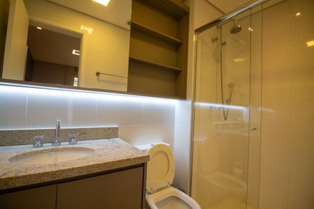 Apartamento à venda com 80m², 2 quartos e 2 vagasBanheiro da Suíte 2