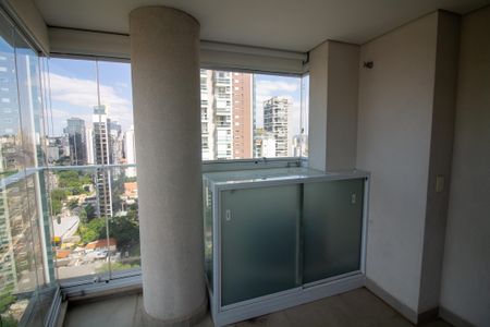 Apartamento à venda com 80m², 2 quartos e 2 vagasVaranda da Suíte 1