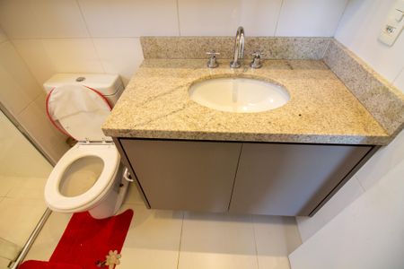 Apartamento à venda com 80m², 2 quartos e 2 vagasBanheiro da Suíte 1