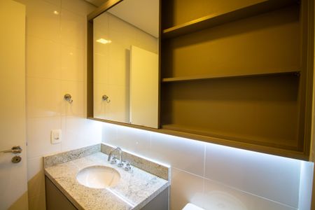 Apartamento à venda com 80m², 2 quartos e 2 vagasBanheiro da Suíte 2