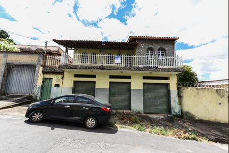 Casa à venda com 380m², 6 quartos e 3 vagasPlaca instalada no dia 28/03/2026, com o código DDIZ- 41 