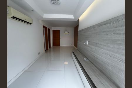 Sala de apartamento para alugar com 2 quartos, 72m² em Recreio dos Bandeirantes, Rio de Janeiro