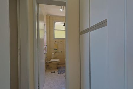 Corredor de apartamento à venda com 2 quartos, 120m² em Alto Barroca, Belo Horizonte