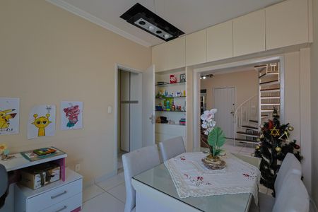 Sala de apartamento à venda com 2 quartos, 120m² em Alto Barroca, Belo Horizonte