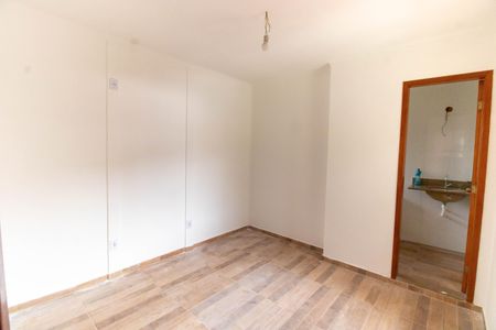 Casa de condomínio à venda com 120m², 3 quartos e 2 vagasSuíte 3