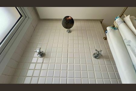 Apartamento para alugar com 181m², 3 quartos e 3 vagas Apartamento para alugar com 181m², 3 quartos e 3 vagasBanheiro da Suíte 1