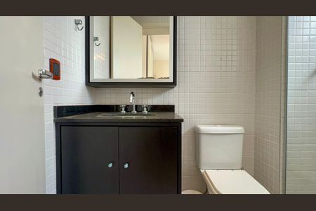 Apartamento para alugar com 181m², 3 quartos e 3 vagas Apartamento para alugar com 181m², 3 quartos e 3 vagasBanheiro da Suíte 2