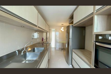 Apartamento para alugar com 181m², 3 quartos e 3 vagas Apartamento para alugar com 181m², 3 quartos e 3 vagasCozinha