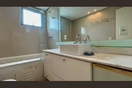 Apartamento para alugar com 181m², 3 quartos e 3 vagas Apartamento para alugar com 181m², 3 quartos e 3 vagasBanheiro da Suíte 3