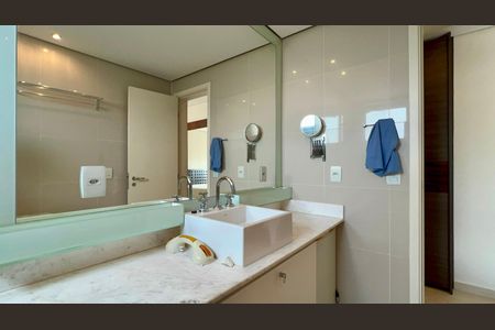 Apartamento para alugar com 181m², 3 quartos e 3 vagas Apartamento para alugar com 181m², 3 quartos e 3 vagasBanheiro da Suíte 3