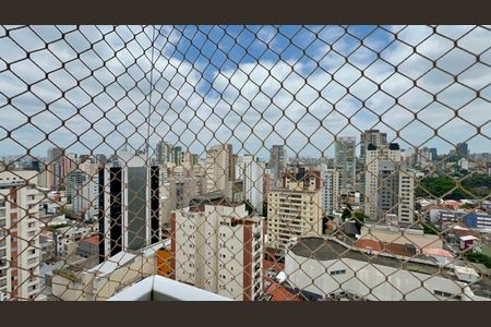 Apartamento para alugar com 181m², 3 quartos e 3 vagas Apartamento para alugar com 181m², 3 quartos e 3 vagasVaranda da suite