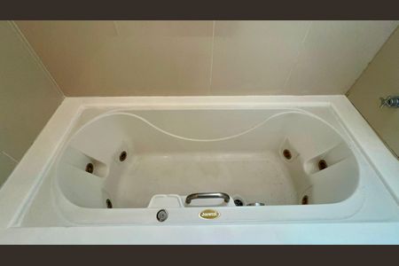 Apartamento para alugar com 181m², 3 quartos e 3 vagas Apartamento para alugar com 181m², 3 quartos e 3 vagasBanheiro da Suíte 3