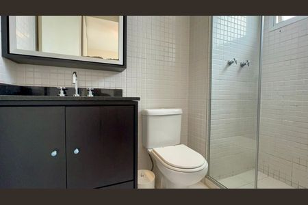 Apartamento para alugar com 181m², 3 quartos e 3 vagas Apartamento para alugar com 181m², 3 quartos e 3 vagasBanheiro da Suíte 2