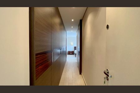 Apartamento para alugar com 181m², 3 quartos e 3 vagas Apartamento para alugar com 181m², 3 quartos e 3 vagasSuíte 3