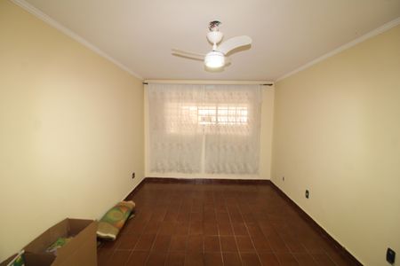 Casa para alugar com 125m², 5 quartos e 2 vagasSala