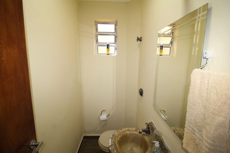 Casa para alugar com 125m², 5 quartos e 2 vagasLavabo