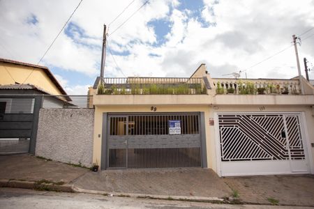 Casa para alugar com 125m², 3 quartos e 2 vagas Casa para alugar com 125m², 3 quartos e 2 vagasFACHADA