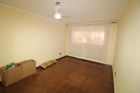 Casa para alugar com 125m², 5 quartos e 2 vagasSala