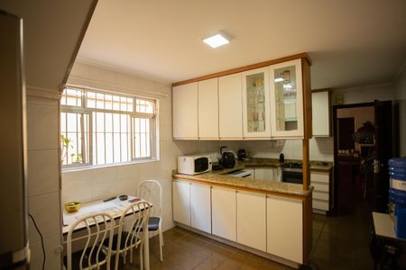 Casa para alugar com 125m², 3 quartos e 2 vagas Casa para alugar com 125m², 3 quartos e 2 vagasCOZINHA