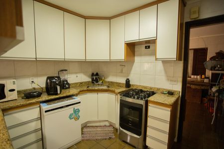 Casa para alugar com 125m², 3 quartos e 2 vagas Casa para alugar com 125m², 3 quartos e 2 vagasCOZINHA