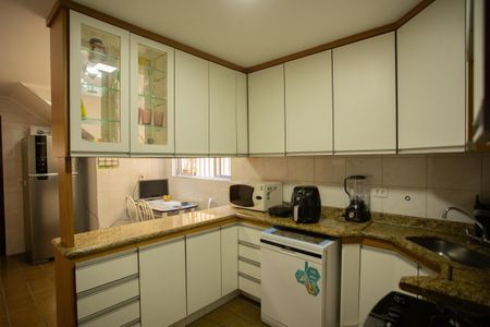 Casa para alugar com 125m², 3 quartos e 2 vagas Casa para alugar com 125m², 3 quartos e 2 vagasCOZINHA