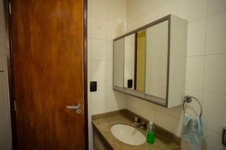 Casa para alugar com 125m², 3 quartos e 2 vagas Casa para alugar com 125m², 3 quartos e 2 vagasBANHEIRO