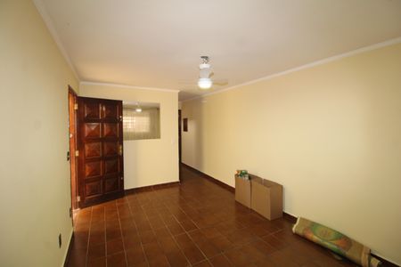 Casa para alugar com 125m², 5 quartos e 2 vagasSala