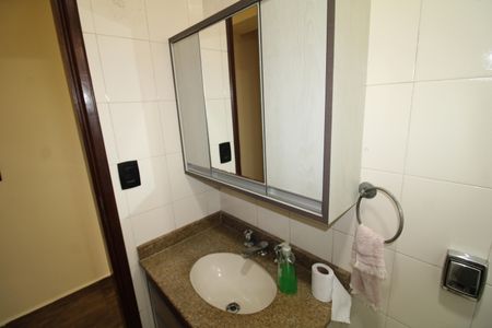 Casa para alugar com 125m², 5 quartos e 2 vagasQuarto 2 - Banheiro