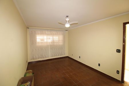 Casa para alugar com 125m², 5 quartos e 2 vagasSala