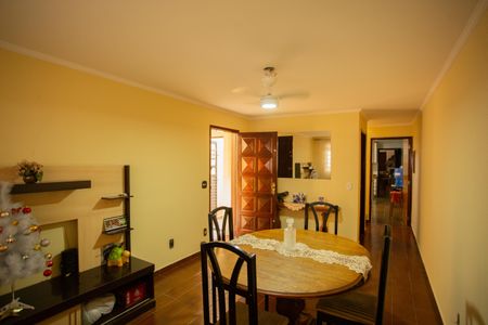 Casa para alugar com 125m², 3 quartos e 2 vagas Casa para alugar com 125m², 3 quartos e 2 vagasSALA