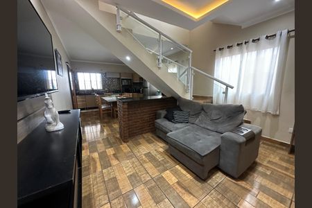 Sala de casa para alugar com 4 quartos, 200m² em Jardim Silveira, Barueri