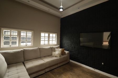 Casa para alugar com 180m², 2 quartos e 2 vagasSala