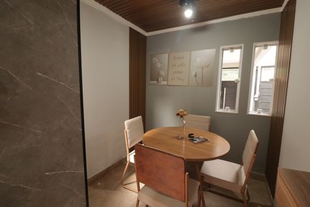 Casa para alugar com 180m², 2 quartos e 2 vagasSala