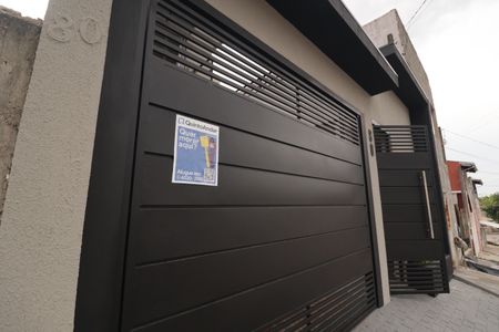 Casa para alugar com 180m², 2 quartos e 2 vagasFachada