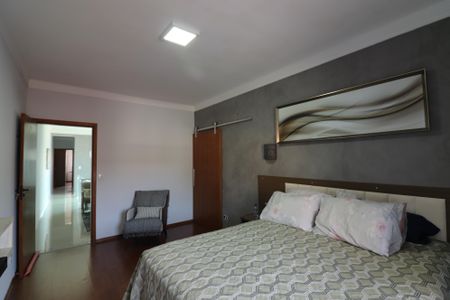 Casa à venda com 150m², 3 quartos e 4 vagasSuíte 1