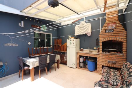 Casa à venda com 150m², 3 quartos e 4 vagasEspaço Gourmet