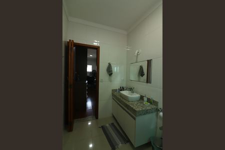 Casa à venda com 150m², 3 quartos e 4 vagasSuíte 1 Banheiro 