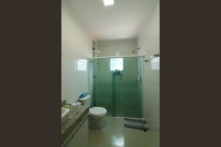 Casa à venda com 150m², 3 quartos e 4 vagasSuíte 1 Banheiro 