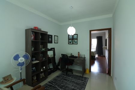 Casa à venda com 150m², 3 quartos e 4 vagasEscritório