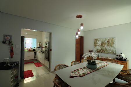 Casa à venda com 150m², 3 quartos e 4 vagasSala Jantar 