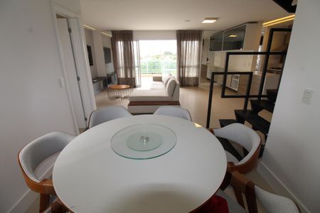 Apartamento para alugar com 133m², 2 quartos e 2 vagasSala