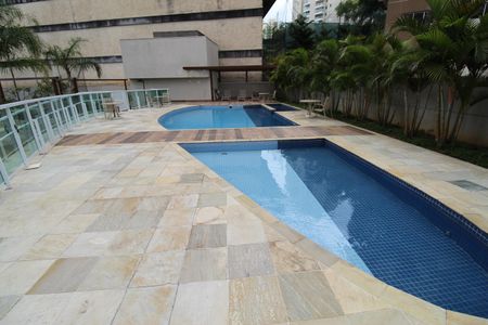Apartamento para alugar com 133m², 2 quartos e 2 vagasÁrea comum - Piscina