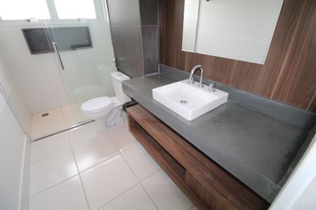 Apartamento para alugar com 133m², 2 quartos e 2 vagasBanheiro da Suíte