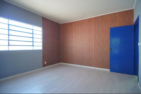 Casa à venda com 288m², 2 quartos e 5 vagasSala