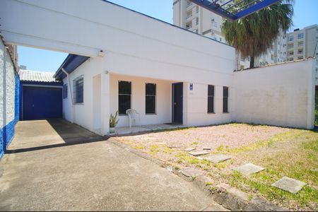 Casa à venda com 288m², 2 quartos e 5 vagasQuintal