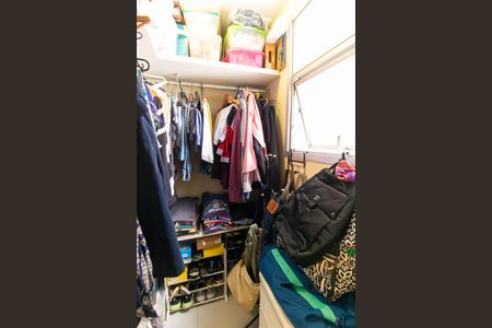 Apartamento à venda com 90m², 2 quartos e 1 vaga Apartamento à venda com 90m², 2 quartos e 1 vagaCloset da suíte