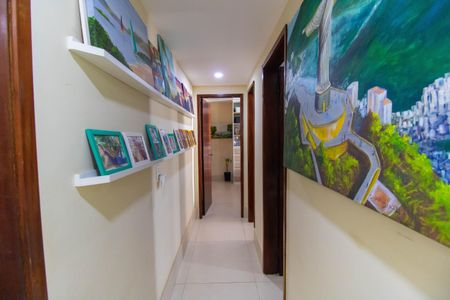 Apartamento à venda com 90m², 2 quartos e 1 vaga Apartamento à venda com 90m², 2 quartos e 1 vagaCorredor