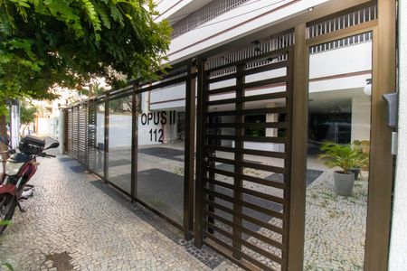 Apartamento à venda com 90m², 2 quartos e 1 vaga Apartamento à venda com 90m², 2 quartos e 1 vagaFachada