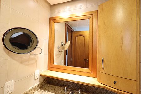 Apartamento à venda com 106m², 3 quartos e 2 vagasBanheiro da Suíte